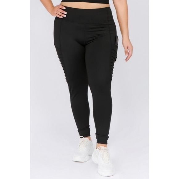 HIGH Waist Solid Black Sport Leggings With Mesh Insert & Pockets Size Med NWT - Picture 2 of 3